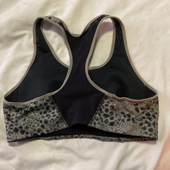 Sports bra - Picture 2 of 3